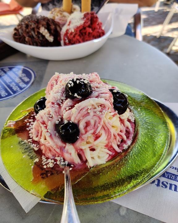 Eiscafé Brustolon am Bahnhofplatz